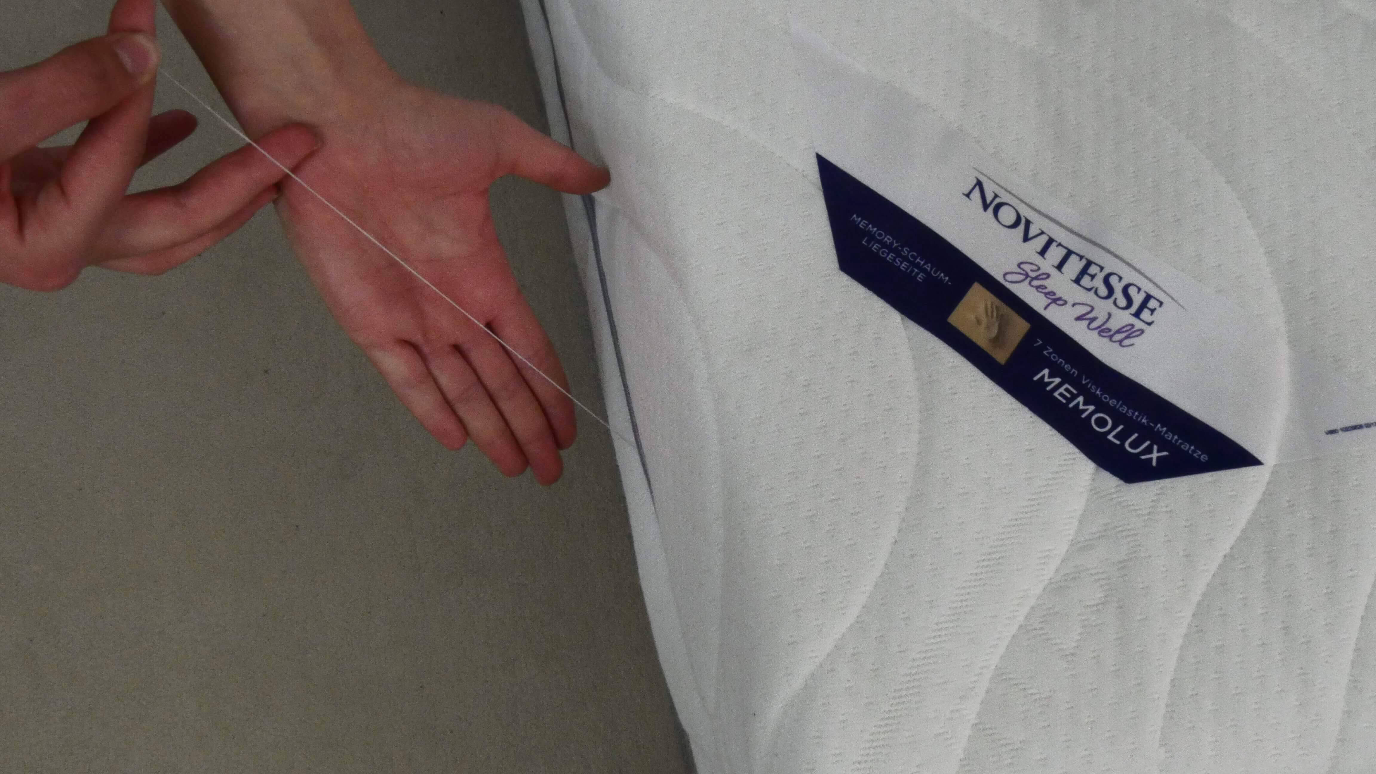 Aldi Novitesse Memolux Matratze kleine Fäden